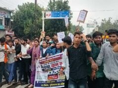 बस किराया बढऩे से छात्रों में आक्रोश, कलेक्ट्रेट पहुंचकर सौंपा ज्ञापन