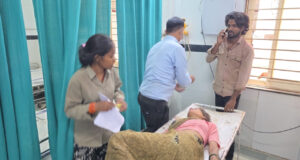 पति ने गुस्से में तोड़ा मोबाइल, क्षुब्ध पत्नी ने खाया ज़हर
