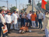 स्वदेशी जागरण मंच ने छत्रसाल चौराहे पर एलन मस्क का फूंका पुतला